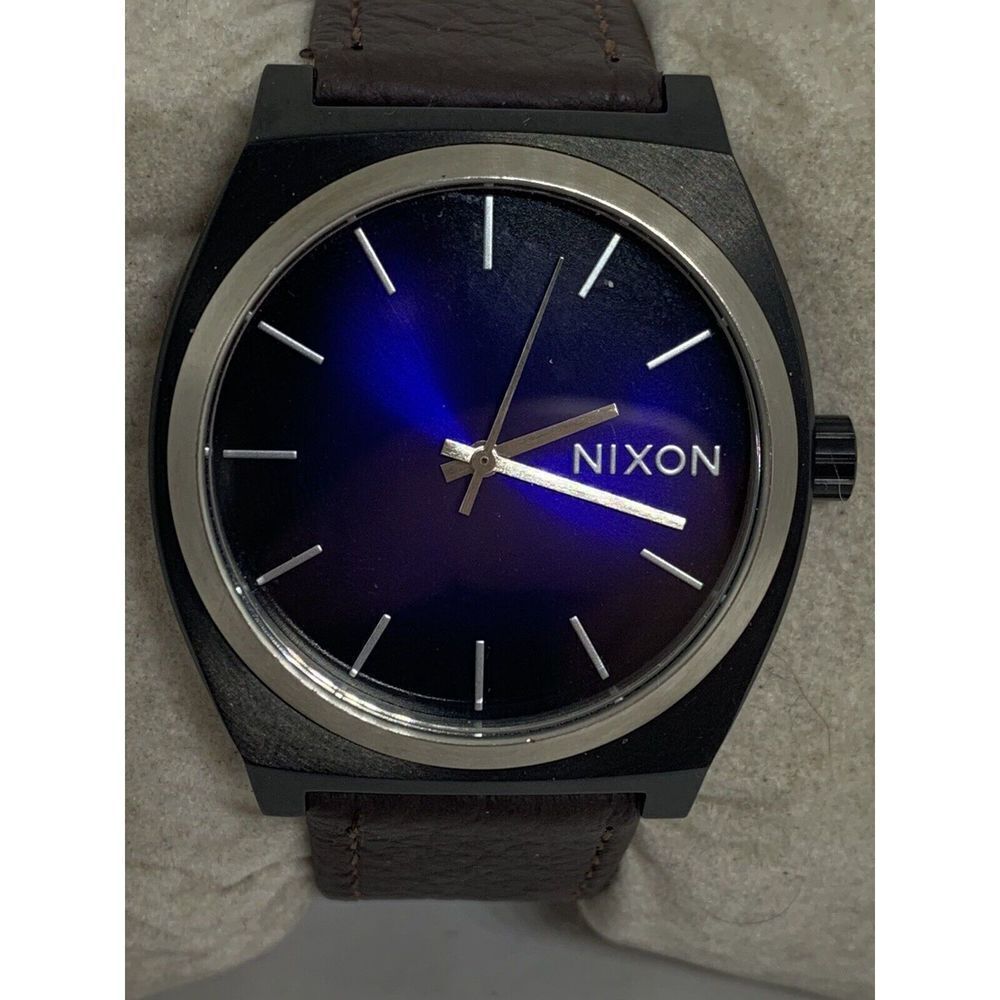 Nixon 16H Unisex Brown Leather Analog Blue Dial Quartz Genuine Wrist Watch HK754